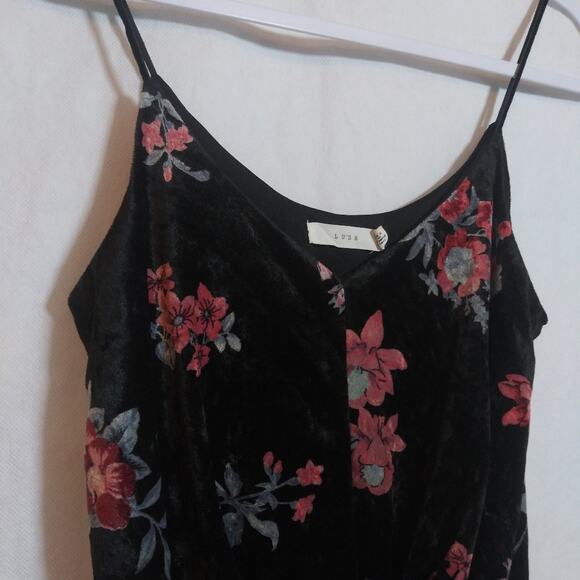 LUSH Black Velvet Floral Crop Tank Top Twist Front Camisole Dark  Size XS - Picture 3 of 7